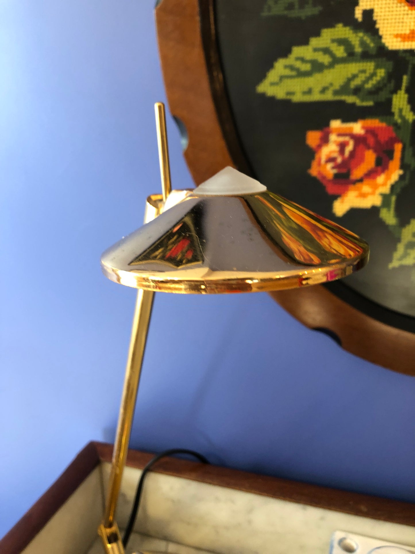 Lampe de bureau vintage, or
