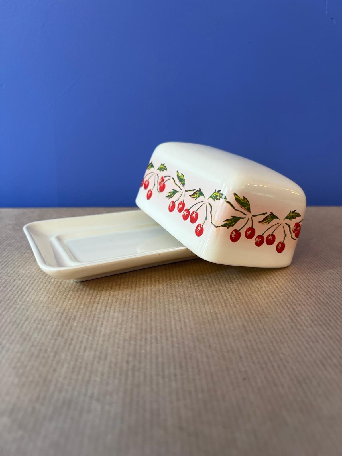 Petit beurrier (motif : cerises)