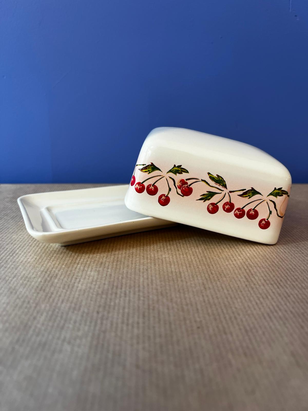 Petit beurrier (motif : cerises)