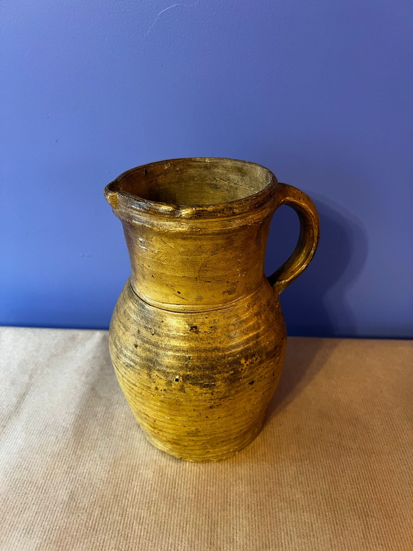 Pichet ancien en grès émaillé