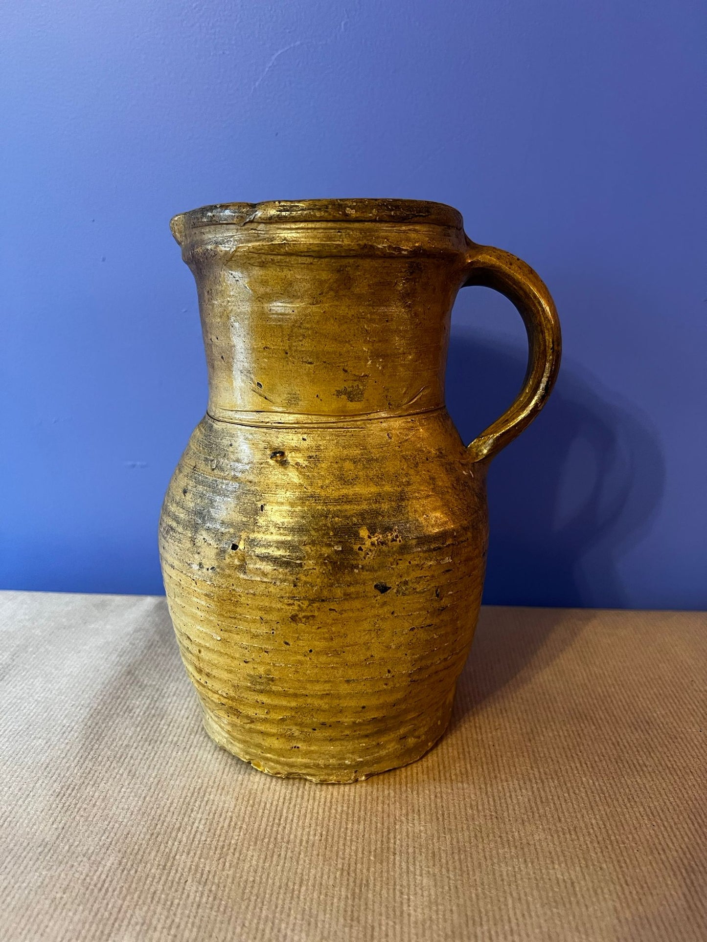 Pichet ancien en grès émaillé
