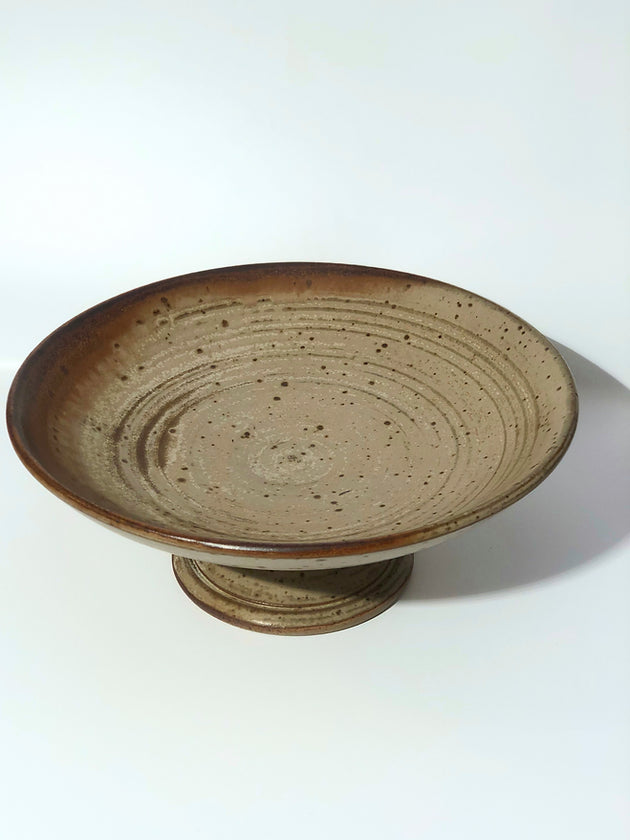 Plat sur pied (grès)