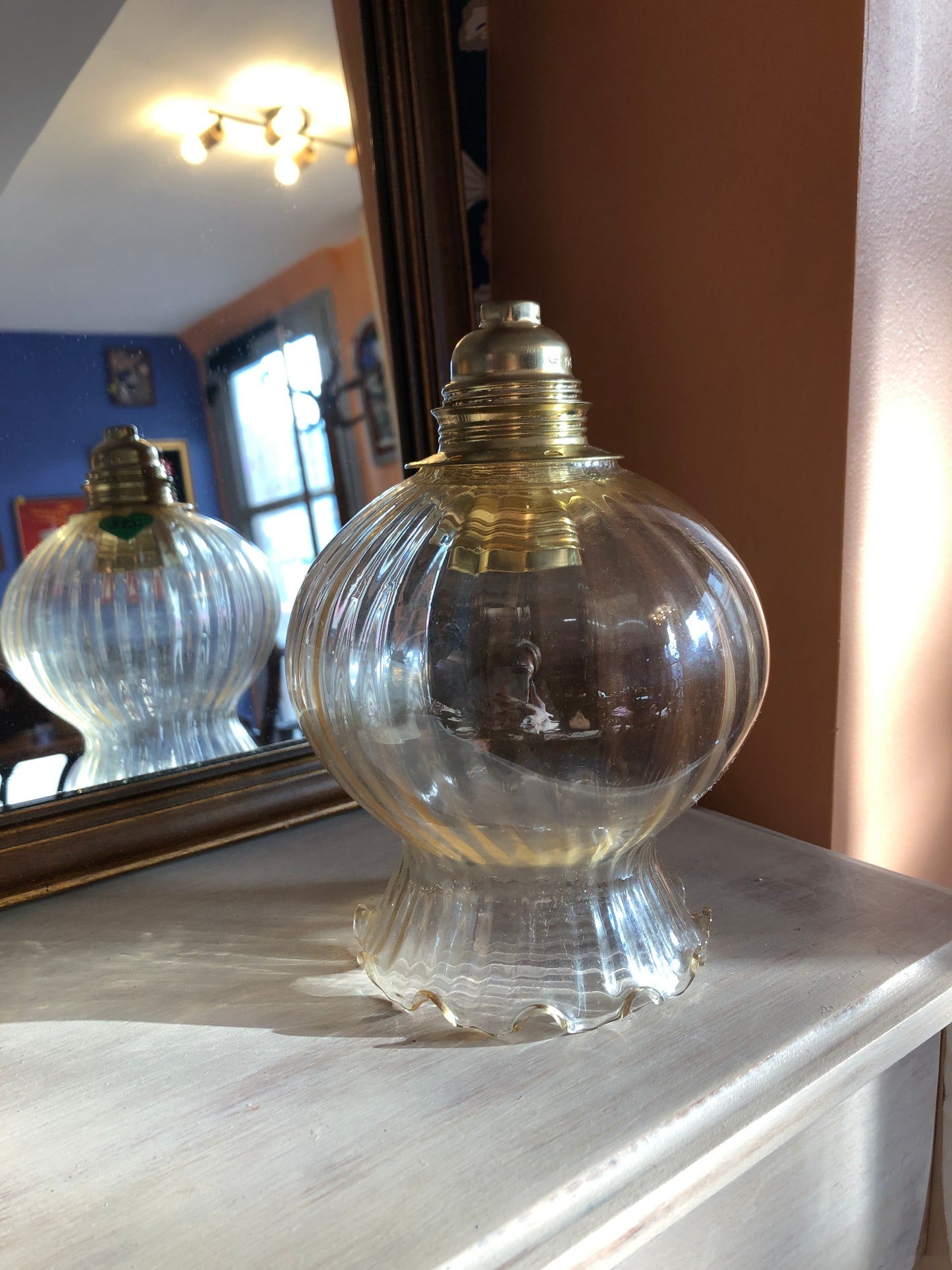 Baladeuse avec globe en verre rainuré