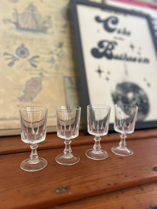 4 verres à digestifs en cristal