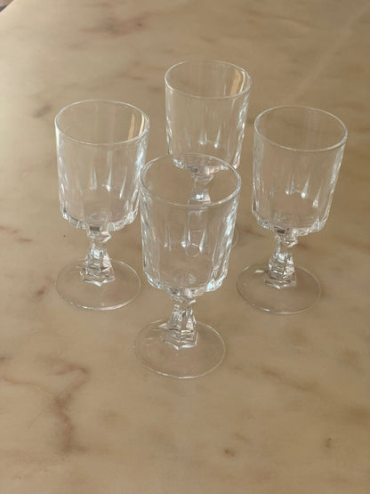 4 verres à digestifs en cristal