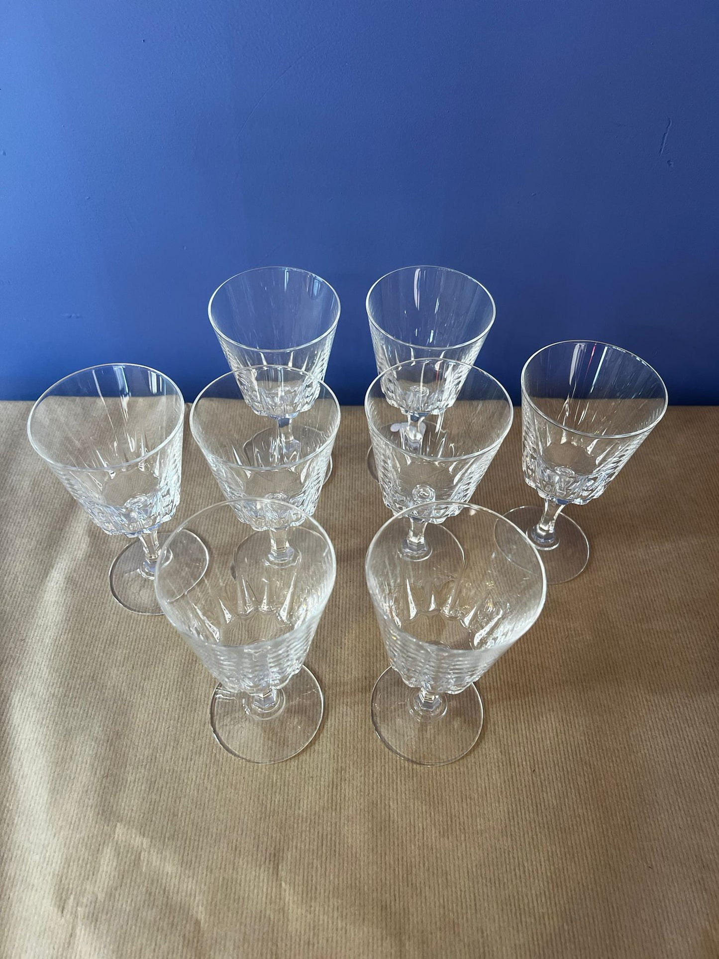 8 verres à pieds en cristal