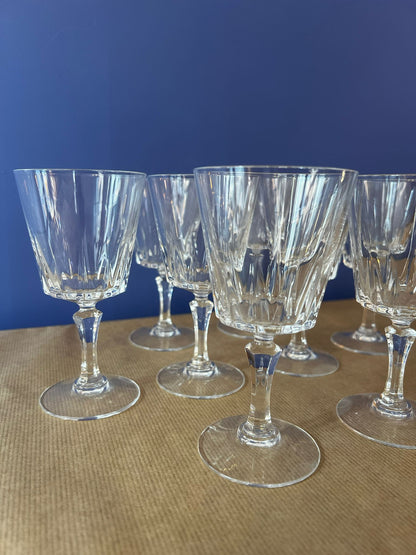 8 verres à pieds en cristal