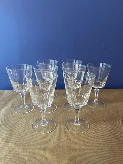 8 verres à pieds en cristal